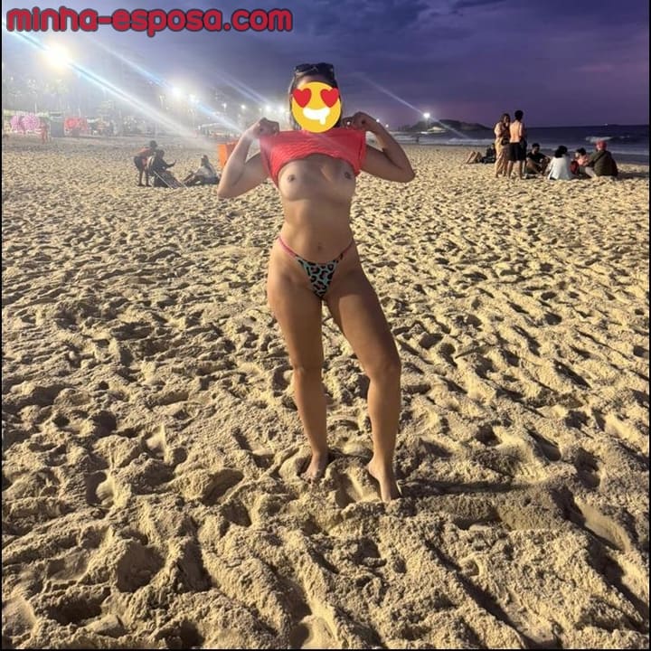 Minha bucetinha exibida hot casada