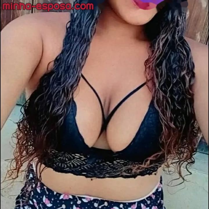 Minha esposa mamando a rola